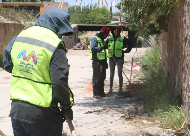 Trabaja Gobierno Municipal de forma permanente en limpieza de arroyos al norte de la ciudad