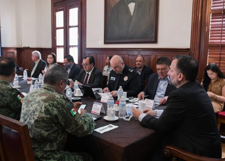 Revisan autoridades estrategias de seguridad en la Mesa de Coordinación para la Construcción de la Paz