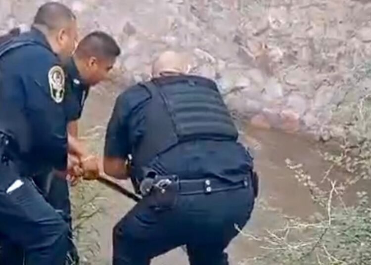 Rescates de la Policía Municipal Durante Lluvias en Chihuahua