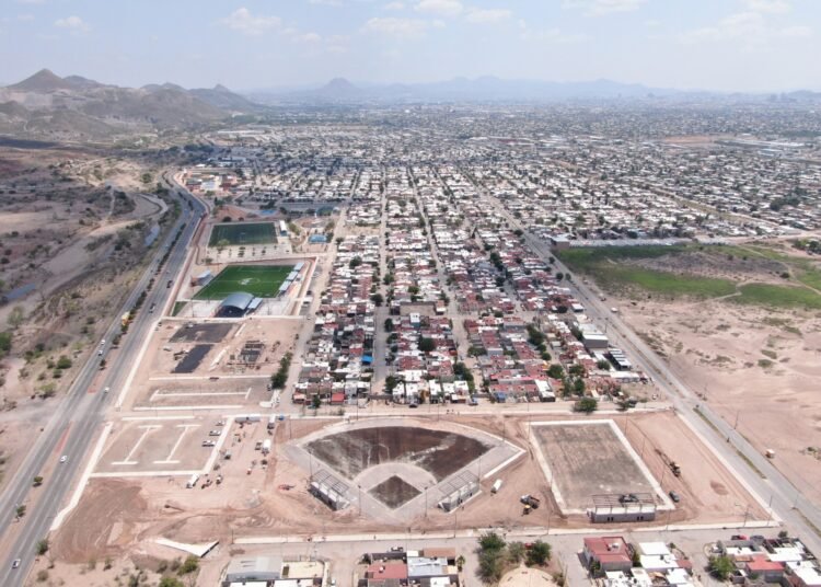 Registra Polideportivo tercera etapa avance del 40% de la obra