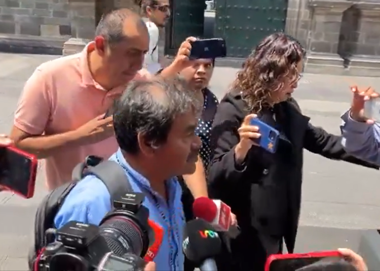 Encuentro en Palacio Nacional: Familiares de los 43 Normalistas de Ayotzinapa se Reúnen con López Obrador y Claudia Sheinbaum