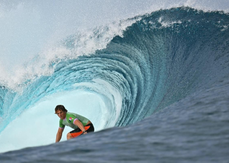 Alan Cleland Avanza en Surf Olímpico