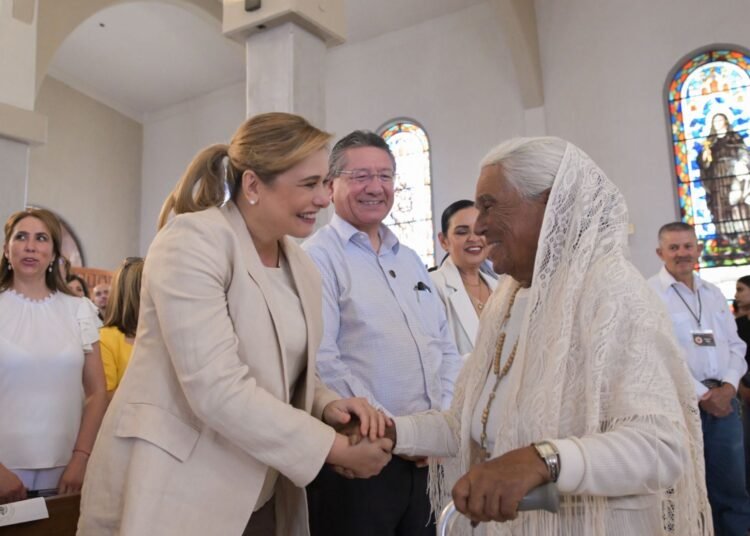 Maru Campos asiste a la reapertura de la Co-Catedral