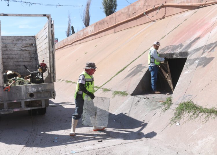 Trabaja Gobierno Municipal en la limpieza del río Chuvíscar