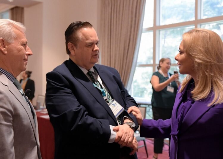 Maru Campos destaca liderazgo económico de Chihuahua en el NADBank Summit 2024