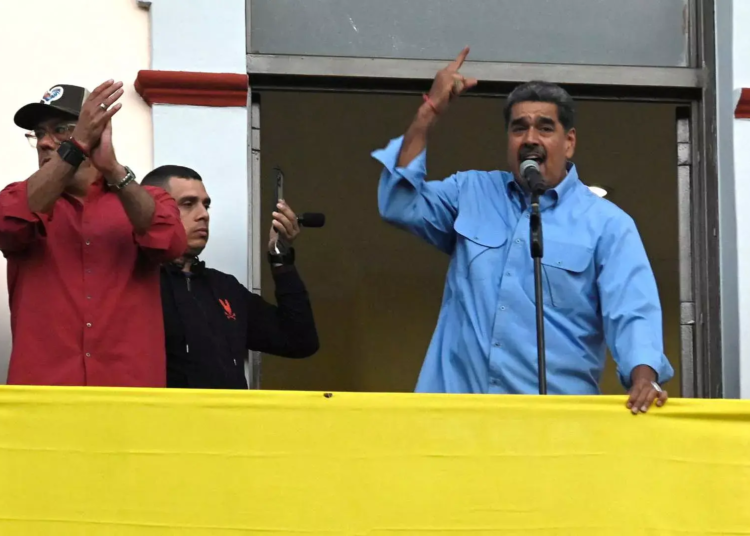 Censura en Venezuela: Maduro ordena retiro de WhatsApp y Anonymous responde