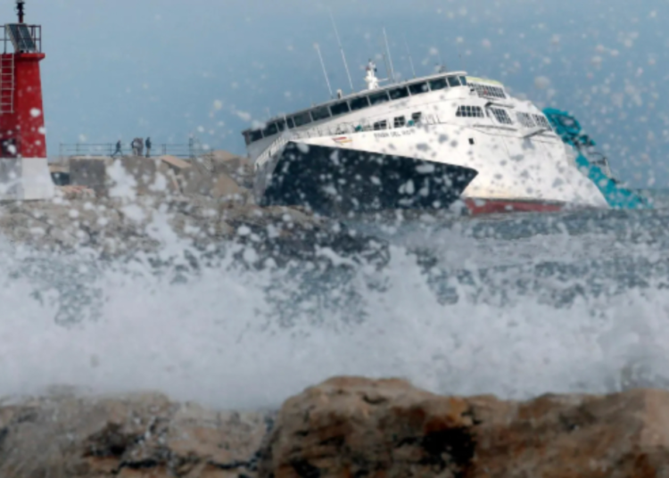 Nueve italianos heridos tras el choque de su velero