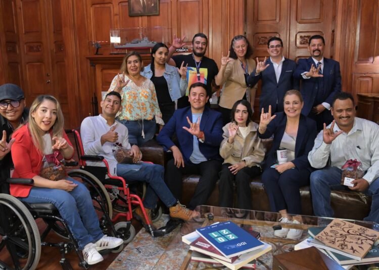 Reconoce Maru Campos las batallas cotidianas de las personas con discapacidad