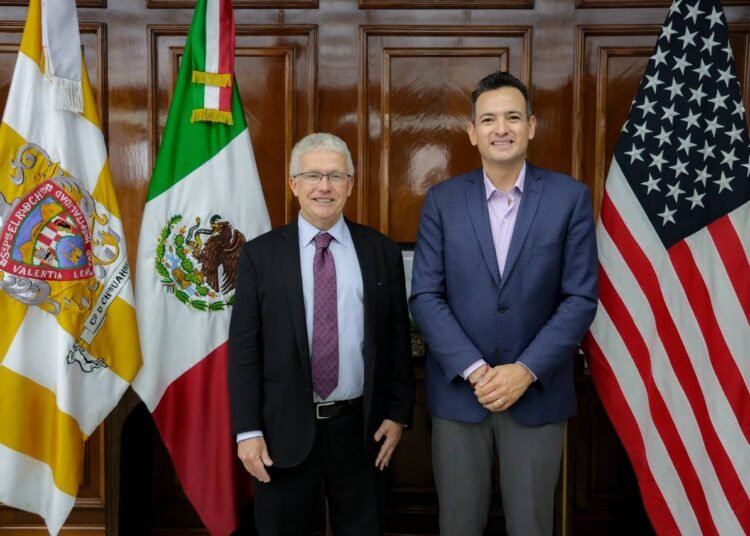 Recibe Alcalde Bonilla al Cónsul de Estados Unidos en Juárez, Rafael Foley