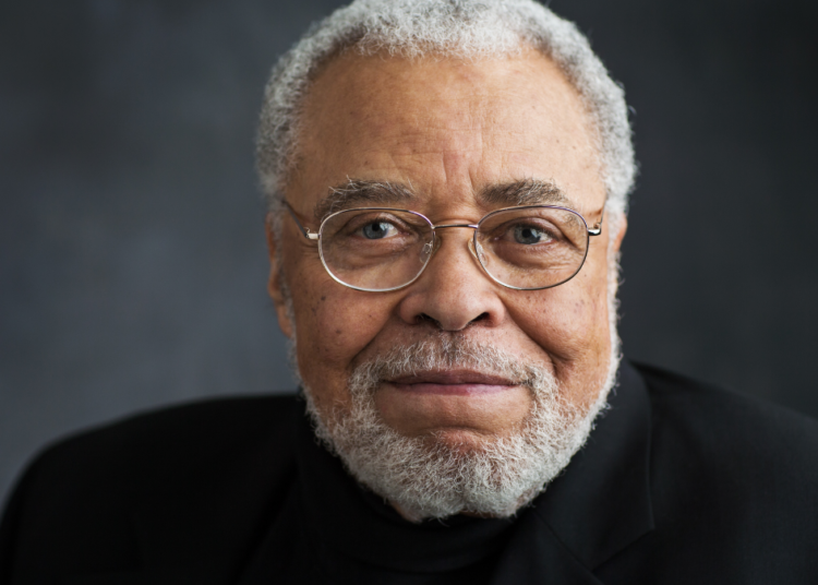 Fallece James Earl Jones, la icónica voz de Darth Vader y Mufasa