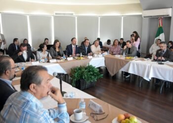 Gobierno del Estado atiende transporte público tras 40 años de abandono: Santiago De la Peña