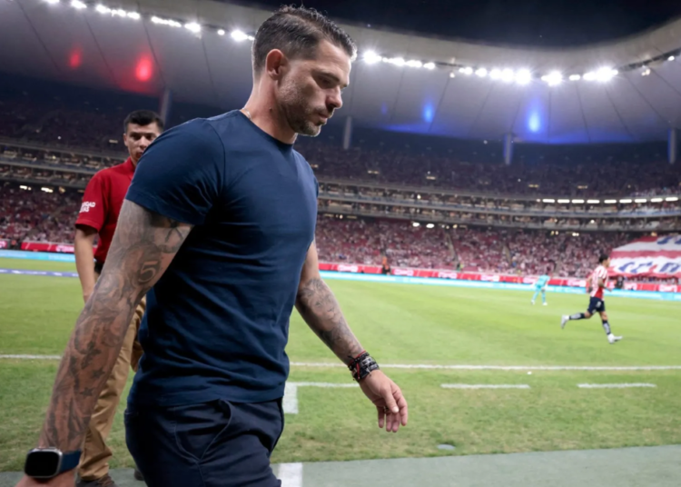 Gago anuncia su regreso a Argentina; se espera nuevo entrenador en breve