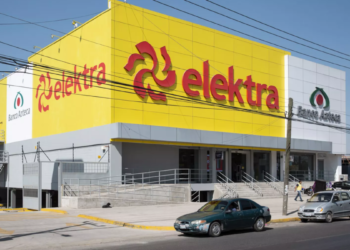 Elektra celebra su 74 aniversario con un año de compras gratis