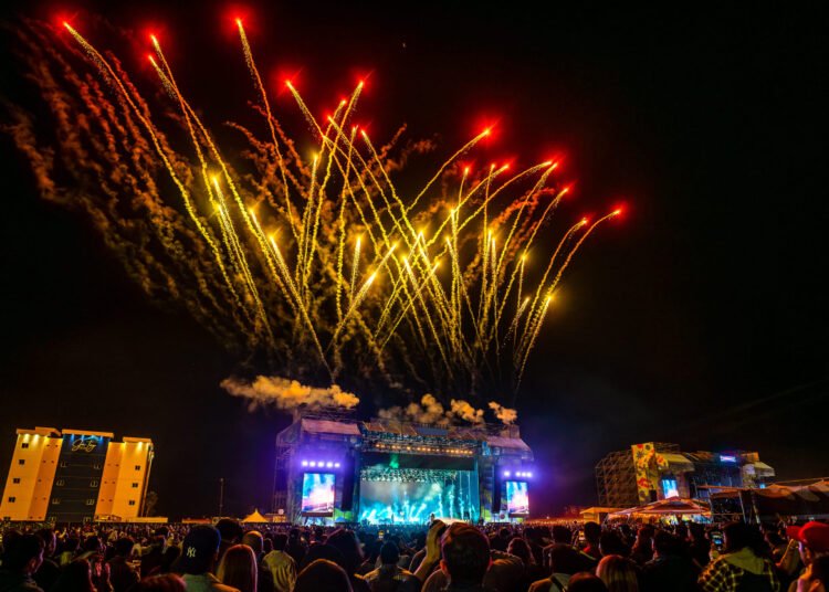 Tecate Península 2024: Un mar de música y emociones en Tijuana