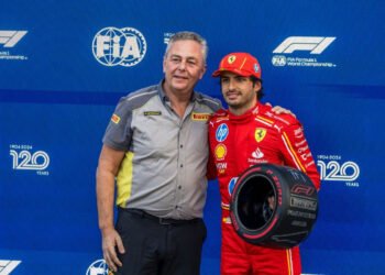 Carlos Sainz logra la pole en el GP de México; Checo Pérez arranca en penúltima fila