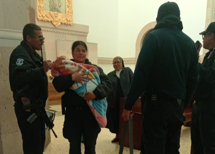 Resguarda Mando Único a recién nacida en aparente abandono