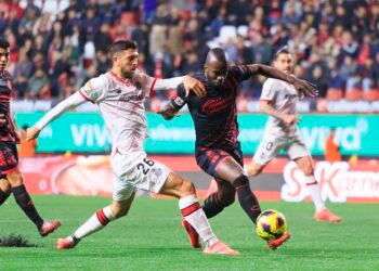 Debuta la jauría en el torneo Clausura 2025 con derrota ante Toluca