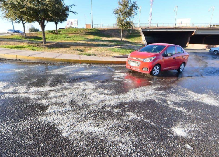 Precaución por encharcamientos y congelamiento en calles de Chihuahua