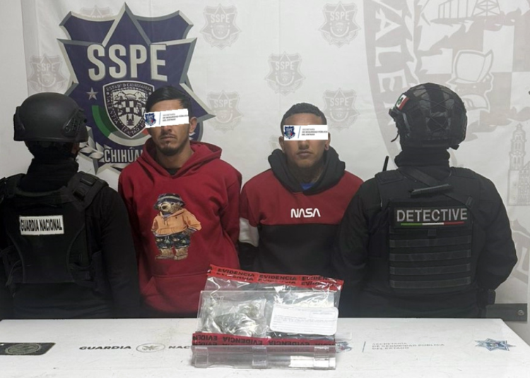 Asegura SSPE a dos sujetos con presunta droga en Ciudad Juárez