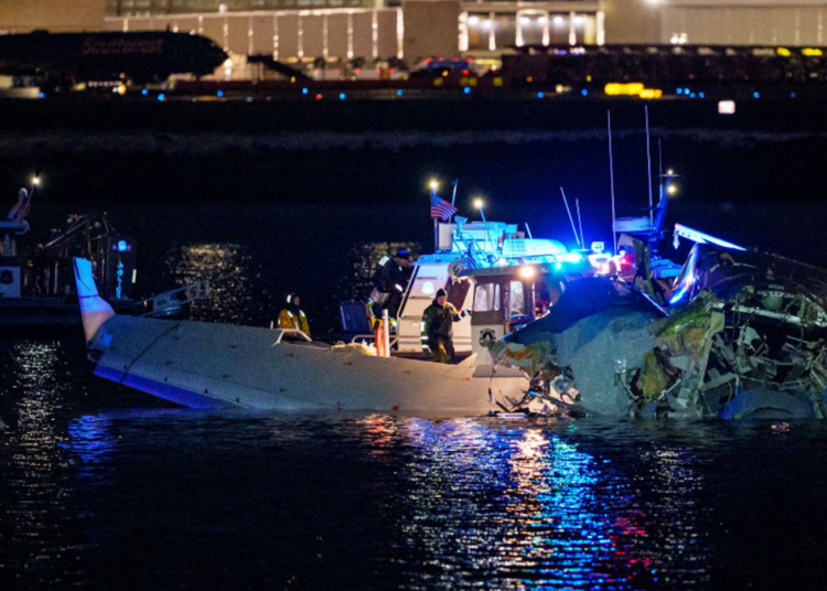 Avionazo en Washington: Vuelo 5342 de American Airlines choca contra helicóptero cerca del Aeropuerto Nacional Reagan
