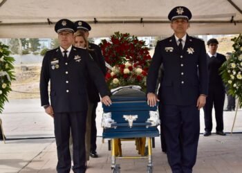 Despiden con honores al agente Víctor Hugo Sosa de la Policía Bancaria