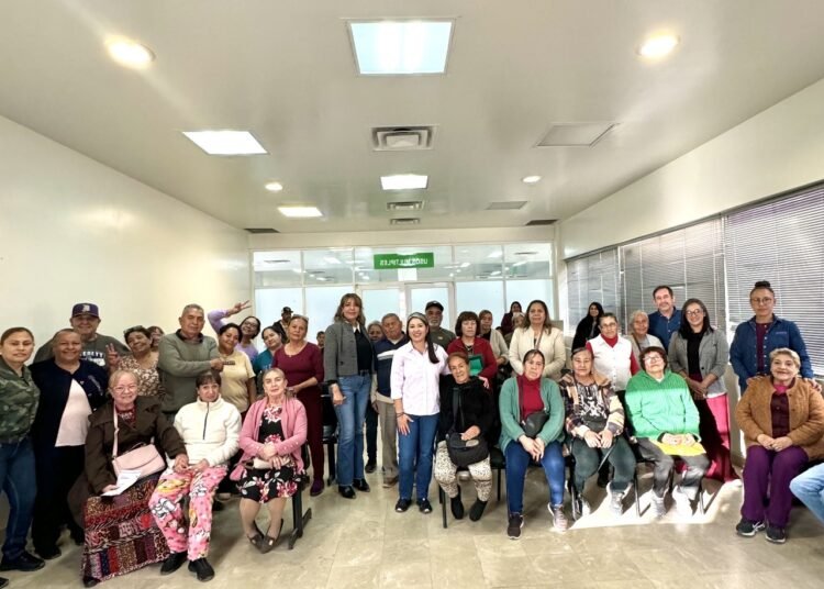 Nancy “La China” Frías refuerza su compromiso con las familias del Distrito 12