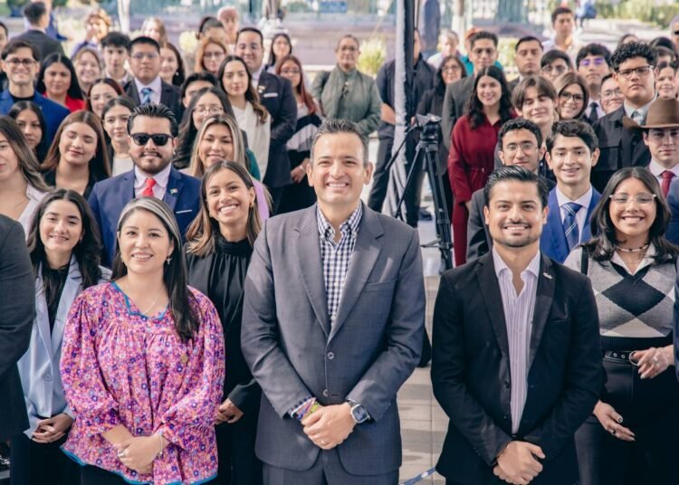 Toma protesta el Consejo Municipal de la Juventud 2025 en Chihuahua