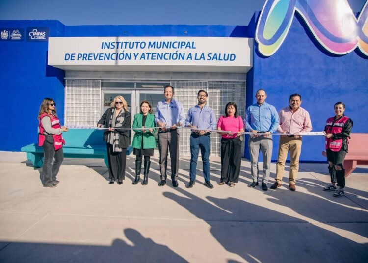 Alcalde Bonilla cumple con familias de Punta Oriente con la apertura de clínica del IMPAS