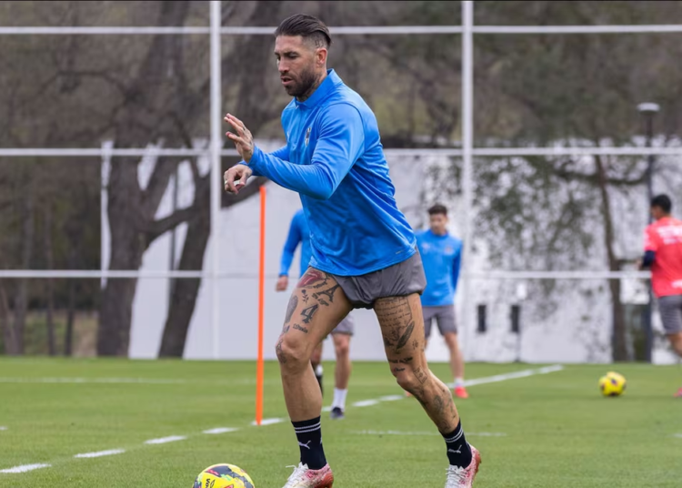 Sergio Ramos será titular con Rayados