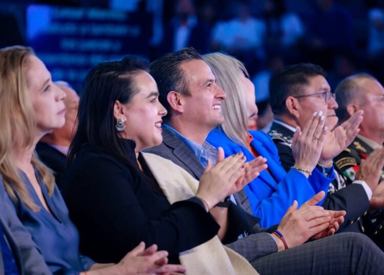 Asiste alcalde Bonilla al 3er informe de Maru Campos en Parral; reconoce logros y la iniciativa Nutri Chihuahua
