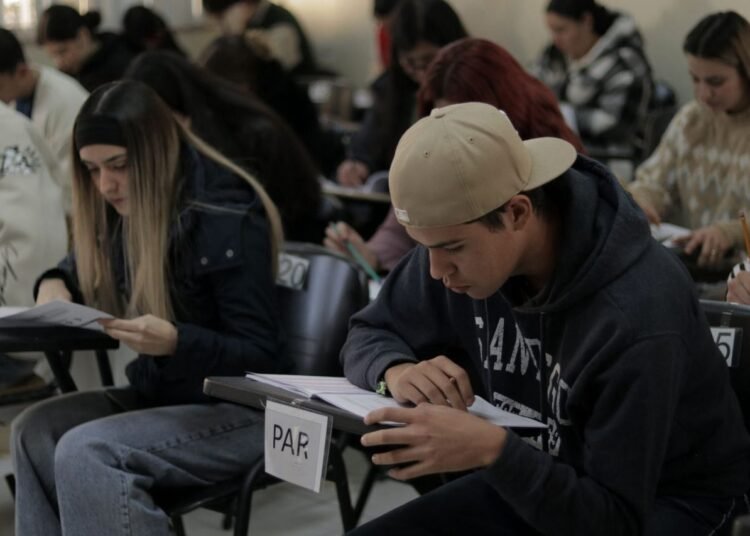 Inicia entrega de fichas para aspirantes a la UACH