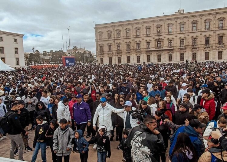 Más de 10 mil chihuahuenses se activan en la Clase Nacional de Boxeo en la Plaza del Ángel