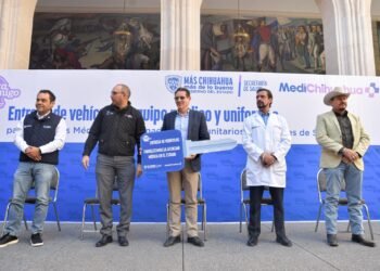 Fortalece Secretaría de Salud atención médica en la Sierra Tarahumara con entrega de vehículos