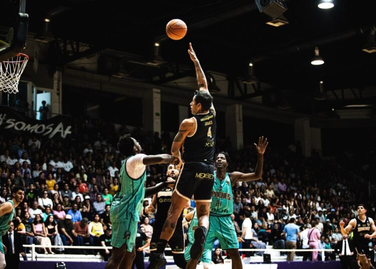 Apaches responde con autoridad y alarga la serie final ante Dorados