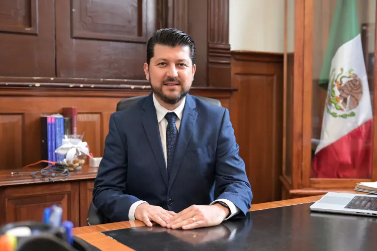 Maru Campos designa a Heriberto Miranda como nuevo director de Pensiones Civiles del Estado