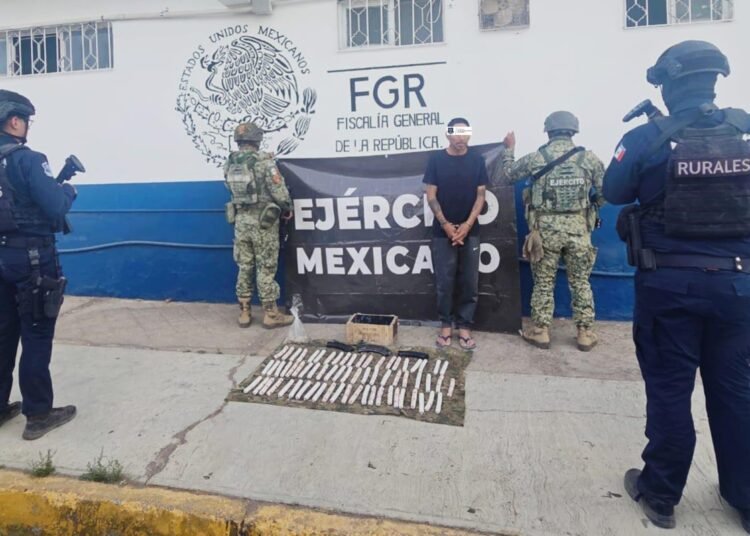 Detiene SSPE a sujeto con arsenal y explosivos en el municipio de Moris