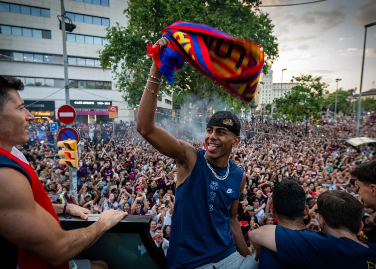 Lamine Yamal renueva con el FC Barcelona hasta 2031