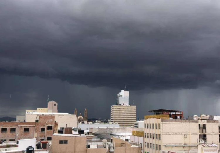 Continuarán lluvias en la capital este sábado, advierte Protección Civil Municipal