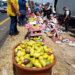 Se vuelca tráiler con mangos en Reynosa y desata ola de rapiña
