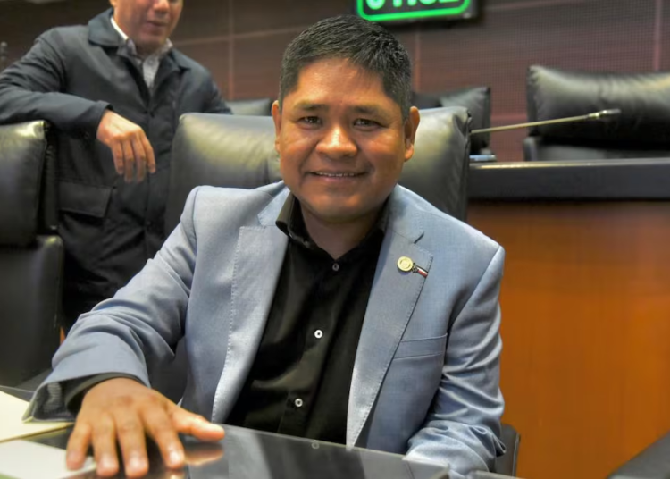 Del escenario al Senado: Erasmo Catarino asume cargo como legislador