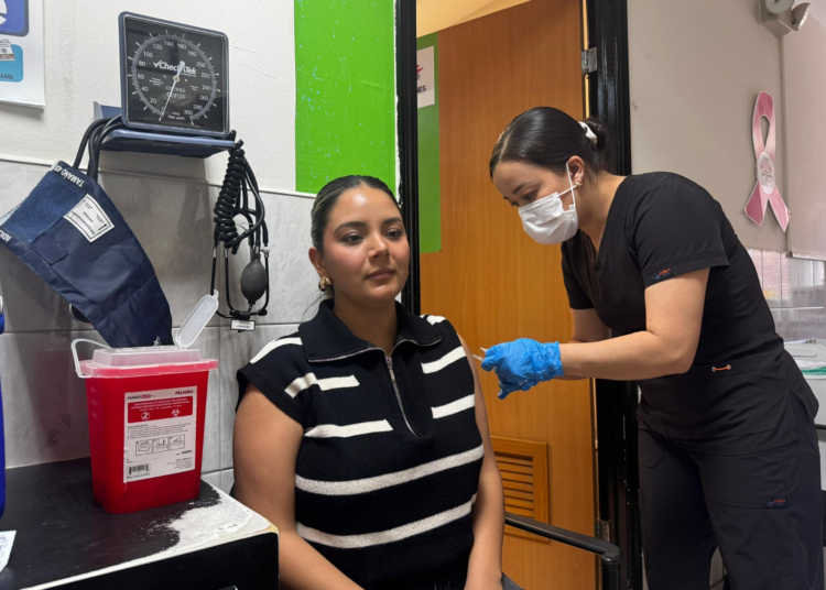 Inicia Pensiones Civiles campaña estatal de vacunación contra el sarampión