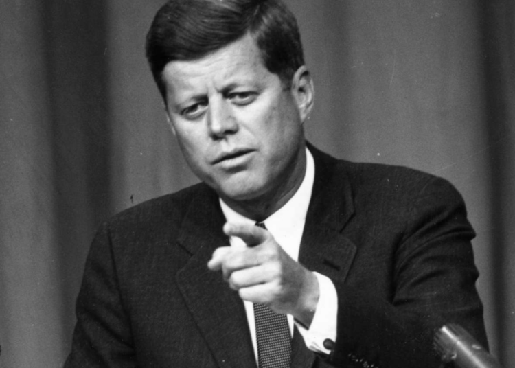 Vinculan asesinato de Kennedy con oposición al programa nuclear israelí