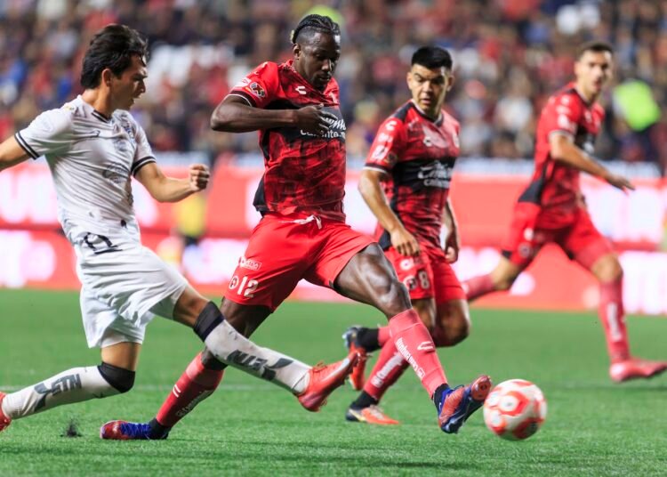 Xolos vence por la mínima a Gallos en su debut del Apertura 2025