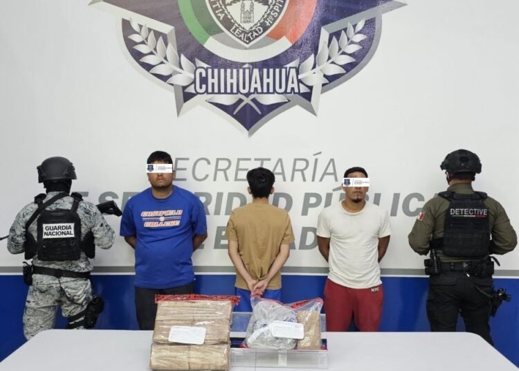 Detiene SSPE a tres hombres con droga y vehículos posiblemente vinculados a un homicidio reciente en Ciudad Juárez
