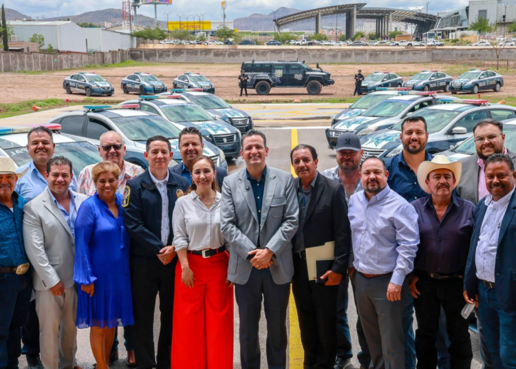 Refuerzan seguridad municipal: Bonilla entrega 17 patrullas a alcaldes del estado