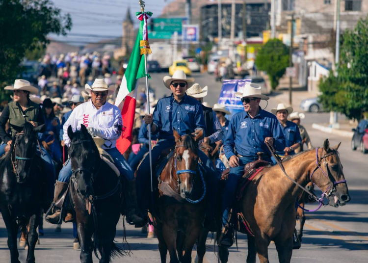 La Gran Cabalgata Villista 2025 recorre las calles de Chihuahua capital