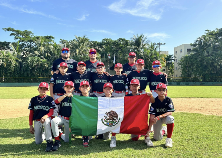 Peloteros chihuahuenses se coronan subcampeones en torneo internacional de béisbol en República Dominicana
