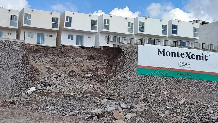 Consejo de Protección Civil sesiona de forma extraordinaria por derrumbe en Monte Xenit; se ordena evacuación de 32 viviendas