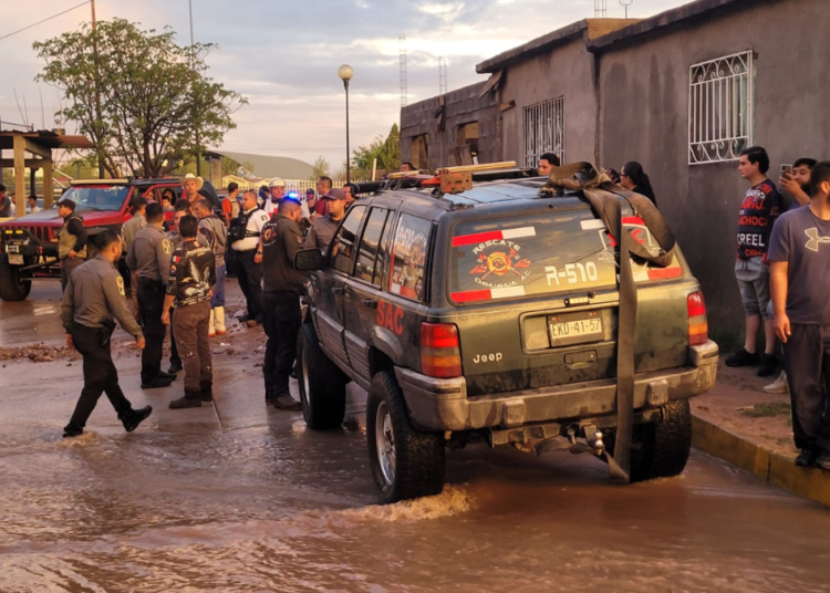 Continuan Vigilando Bomberos, Policía Municipal y Protección Civil zonas de riesgo por lluvias