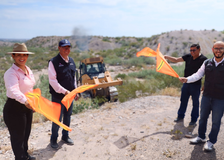 Amplían red de agua y alcantarillado en beneficio de 175 familias de Ojinaga